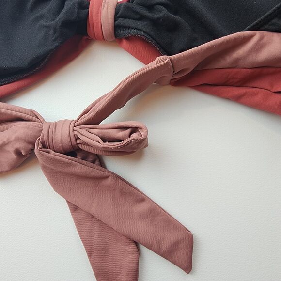 Robin Piccone Billie Halter Twist Bikini Top Womens Medium Black Rose Tie Neck - Picture 5 of 9